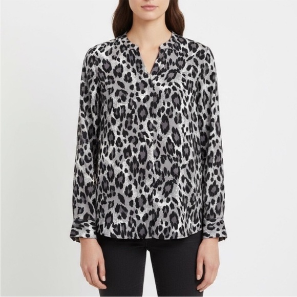Joie Tops - NWOT JOIE Hanelle 100% silk leopard print long sleeve button down blouse small